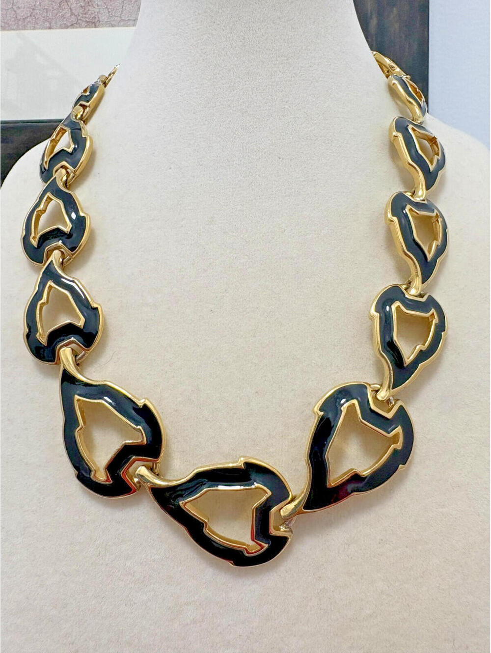 Chunky Vintage Trifari Graduated Gold Tone & Black Enamel Link Necklace 17"